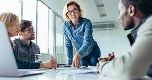 Managing Manager Equipe Patron - Définition MegaDico