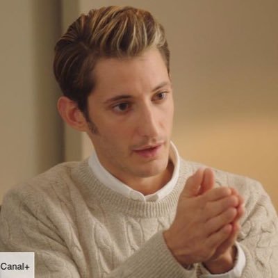 docteur juiphe serie canal plus pierre niney qui se frotte les mains lecon de psychologie