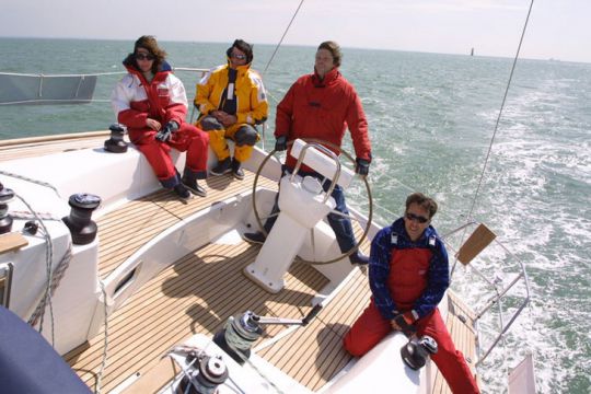 un équipage qui cingle un cap - définition MegaDico