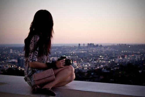 Une femme erre - définition megadico